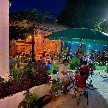 Bloom Garden Bed & Breakfast 시엠리아프 외부 사진