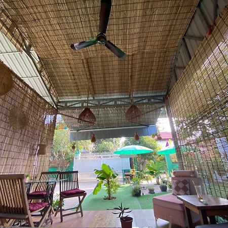 Bloom Garden Bed & Breakfast 시엠리아프 외부 사진