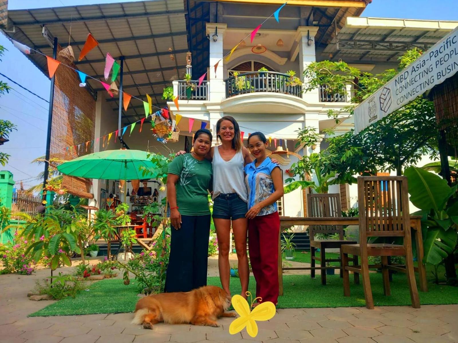 Bloom Garden Bed & Breakfast 시엠리아프 외부 사진