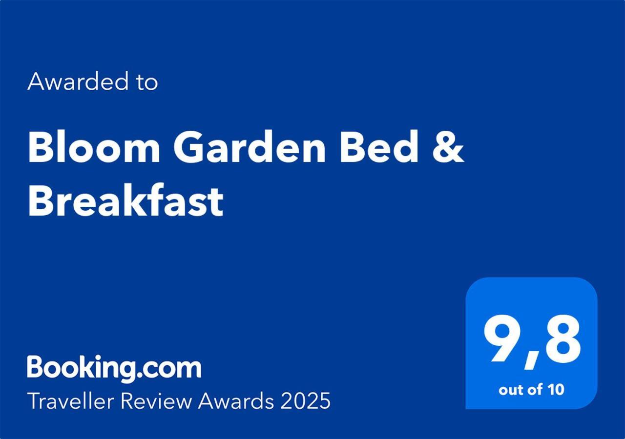 Bloom Garden Bed & Breakfast 시엠리아프 외부 사진