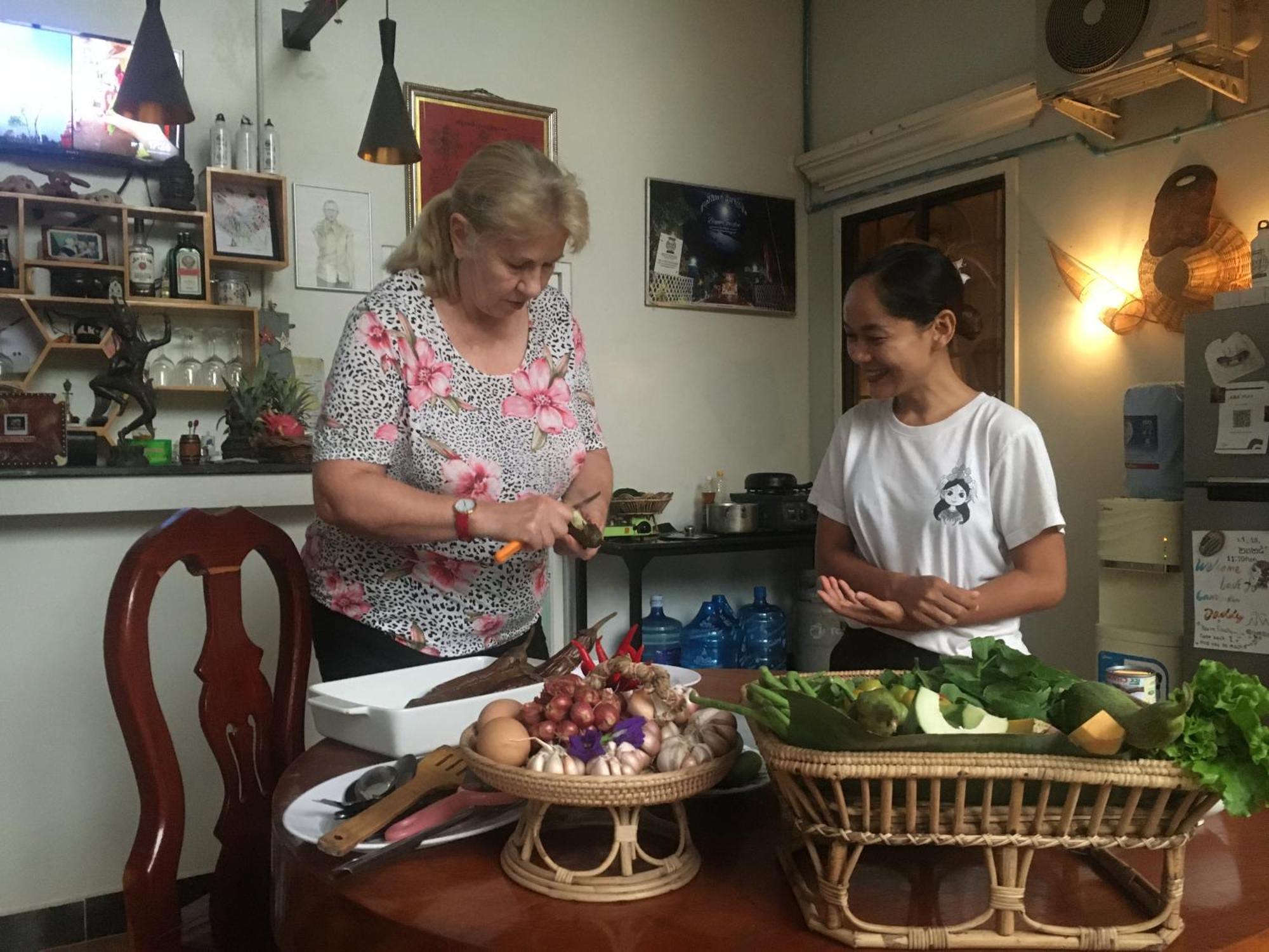 Bloom Garden Bed & Breakfast 시엠리아프 외부 사진