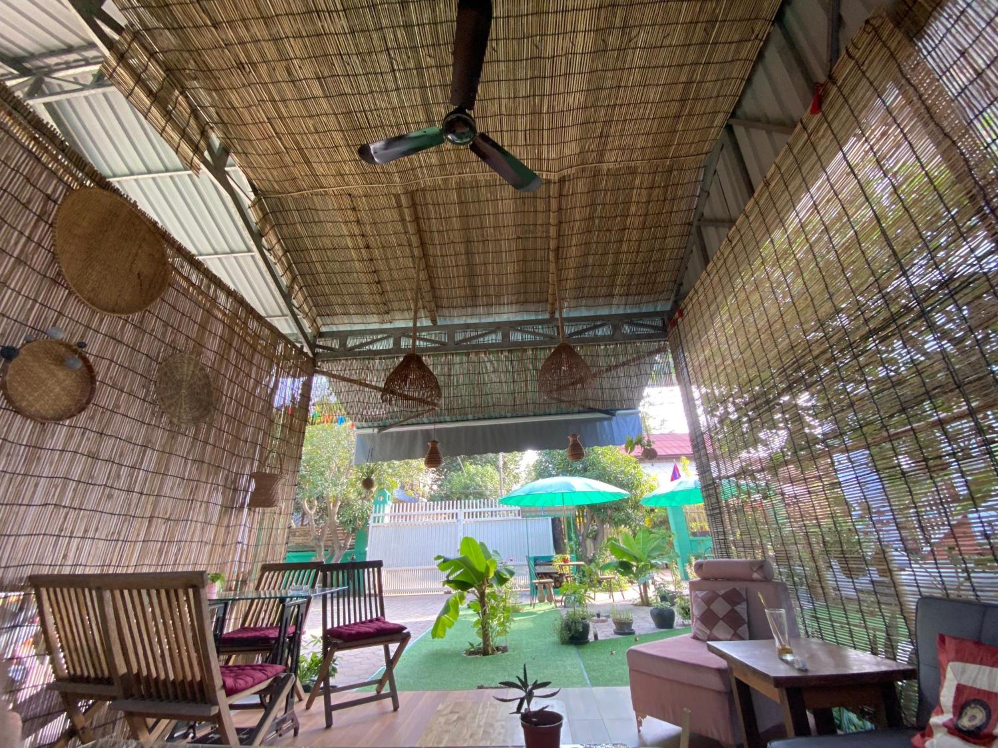 Bloom Garden Bed & Breakfast 시엠리아프 외부 사진